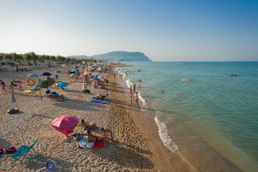 sfondo link video Camping Bellamare Marche